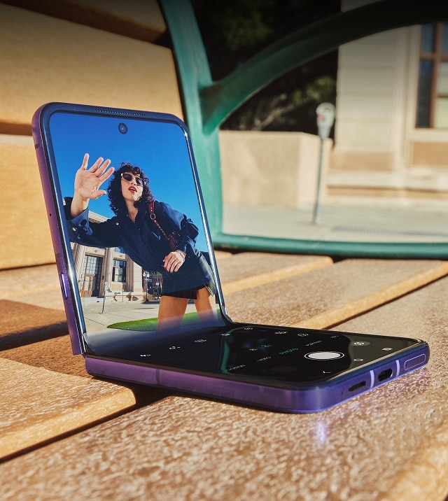 Buy Razr Ultra 2026 Gorilla Glass Flip Phone | Motorola US | Motorola US